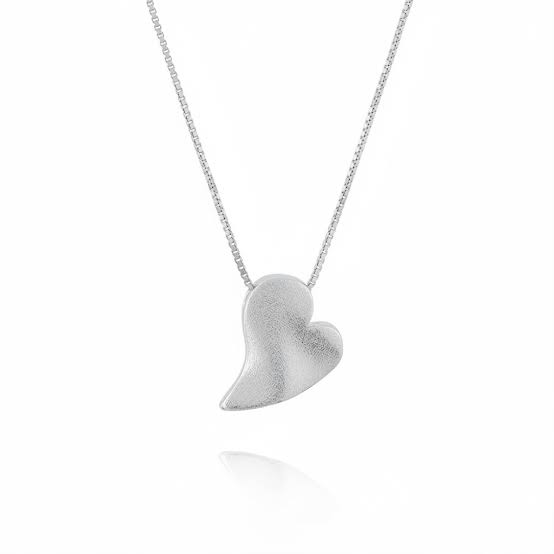 Megemeria Heart Necklace